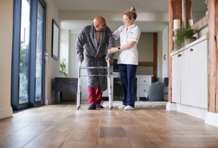 Cuidado para ancianos o personas con movilidad reducida, en horario diurno o nocturno tanto en domicilio como en hospitales en Sabadell